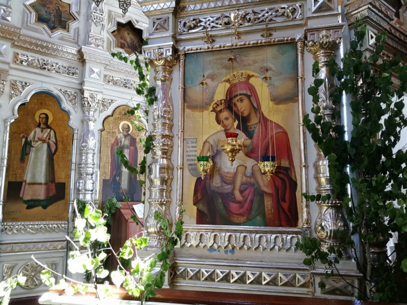 Архіепископъ Филаретъ (Никольскій) –  Стихотвореніе «Предъ иконою Богоматери».