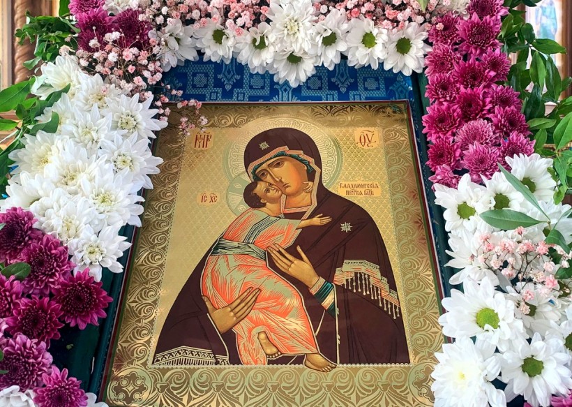 О поставленіи святыхъ иконъ среди храма Божія (Поученіе въ день Владимірскія Божіей Матери).