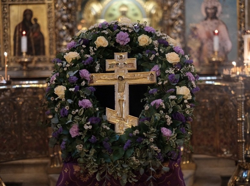 Кресту Твоему поклоняемся, Владыко.